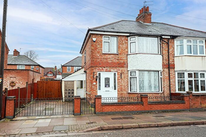 3 Bedroom Semi Detached House For Sale In Woodville Road, Leicester, Leicestershire, LE3