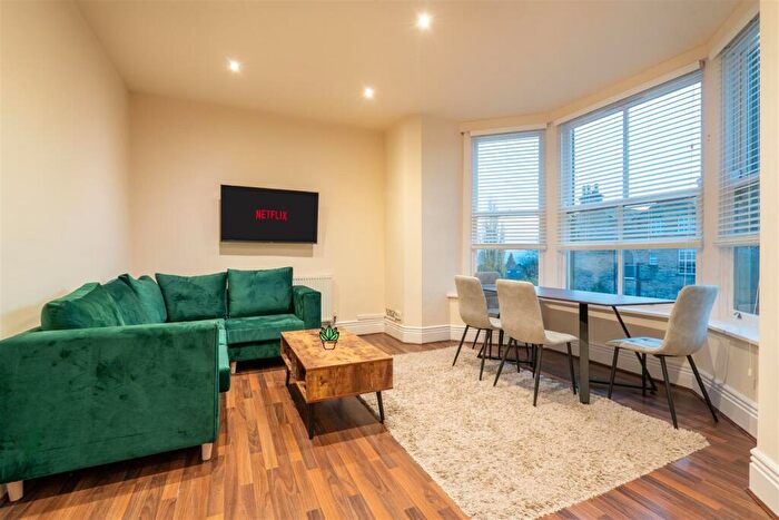 3 Bedroom Flat To Rent In Flat, Lawson Road, Sheffield, S10