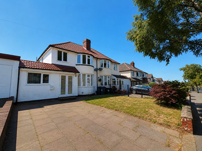 3 Bedroom Semi-Detached House To Rent In Westwood Road, B73