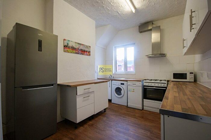 5 Bedroom Flat To Rent In Bristol Road, Selly Oak, Birmingham, B29