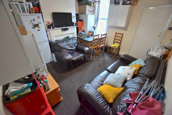 4 Bedroom Terraced House To Rent In Essex Street, Reading, RG2