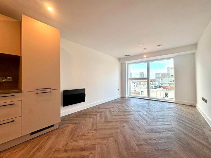 1 Bedroom Apartment To Rent In Upper Gough Street, Birmingham, B1