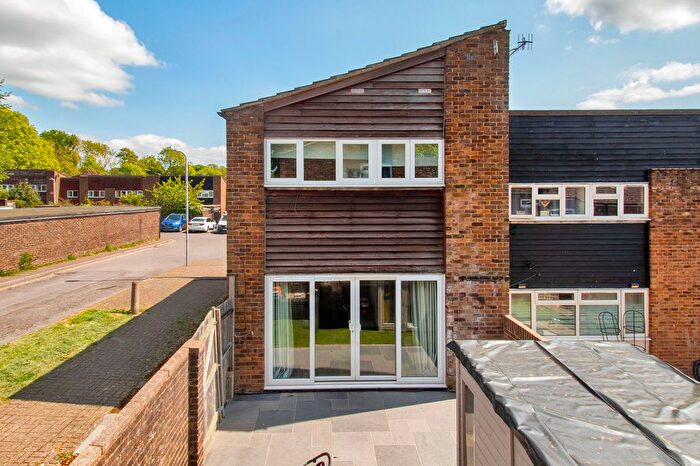 3 Bedroom End Of Terrace House For Sale In Woodpecker Close, Edenbridge, TN8