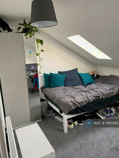 6 Bedroom Terraced House To Rent In Trevor Road, Southsea, PO4