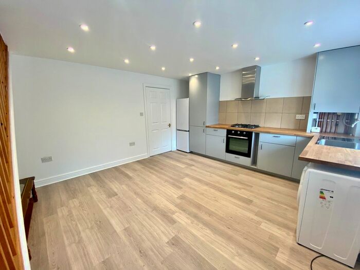 2 Bedroom Property To Rent In Bradstocks Way, Sutton Courtenay, Abingdon, OX14