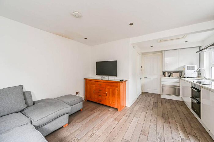 1 Bedroom Flat To Rent In Kennington Lane, Kennington, London, SE11
