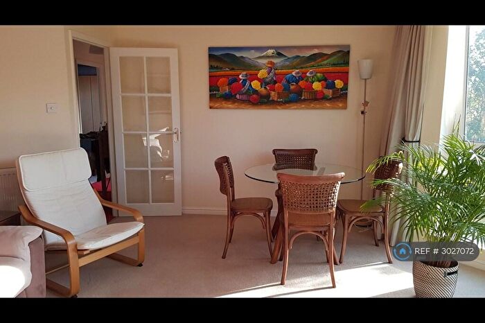 2 Bedroom Flat To Rent In Barquentine Place, Cardiff, CF10