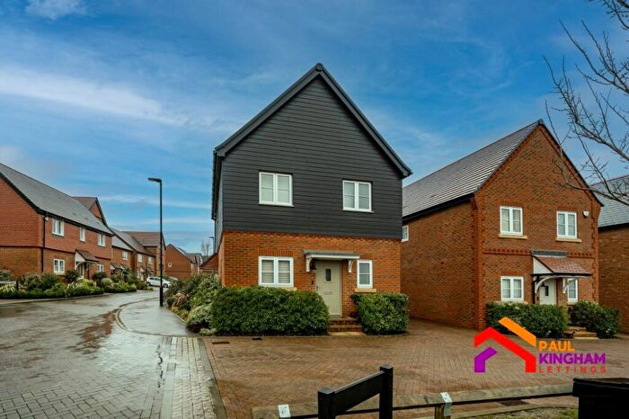 3 Bedroom Detached House To Rent In Heatherdene Road, High Wycombe, HP10