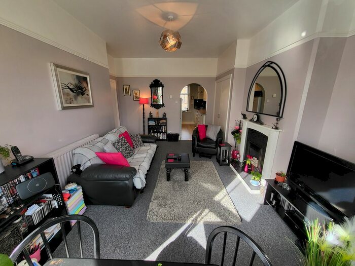 1 Bedroom Flat To Rent In Blenheim Road, Minehead, TA24