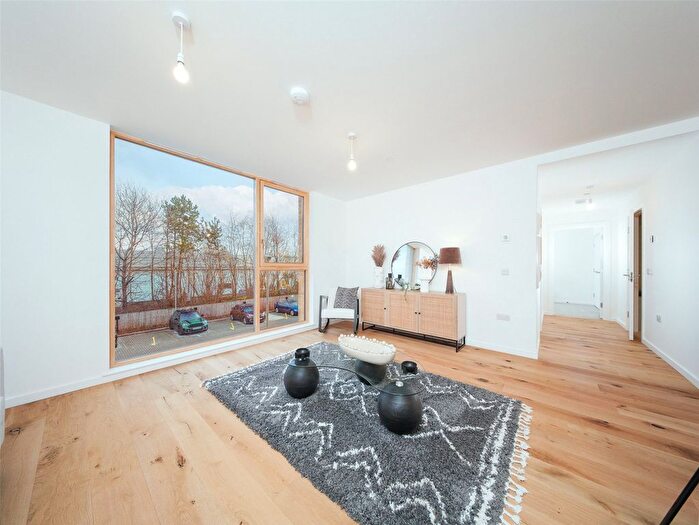 2 Bedroom Flat For Sale In Gylemuir Lane, Edinburgh, Midlothian, EH12