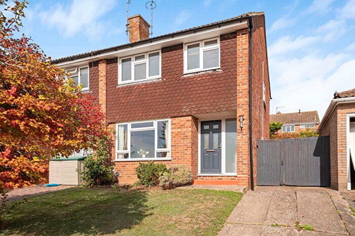 3 Bedroom Semi-Detached House For Sale In Grange Rise, Codicote, SG4