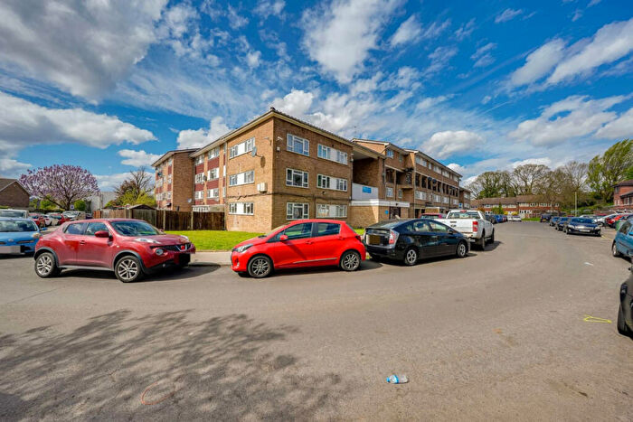 3 Bedroom Flat For Sale In Hackington Crescent, Beckenham, BR3