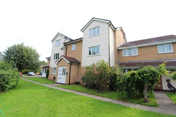 2 Bedroom Flat To Rent In Foxdale Drive, Brierley Hill, DY5