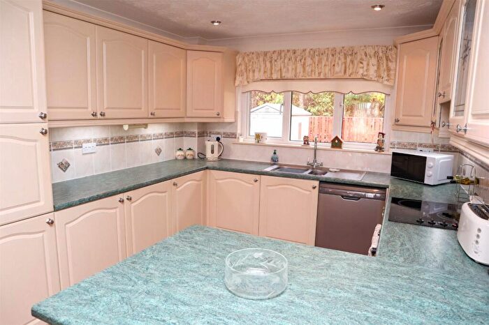 2 Bedroom Bungalow For Sale In Hazel Grove, Shotts, North Lanarkshire, ML7