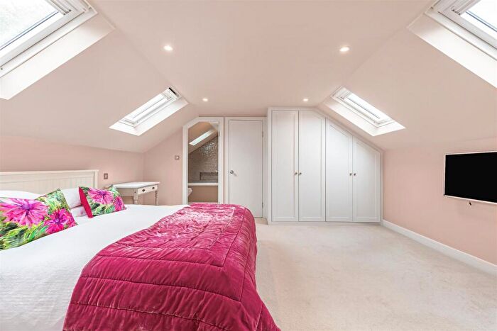 2 Bedroom Maisonette To Rent In Sheen Lane, East Sheen, SW14