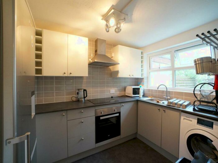 2 Bedroom House To Rent In Fairview Road, Bangor, Gwynedd, LL57