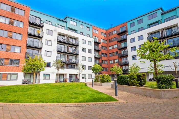 2 Bedroom Flat For Sale In Southwell Park Road, Camberley, GU15