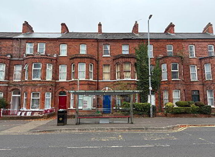6 Bedroom Mid Terraced House For Sale In University Avenue, Belfast, BT7