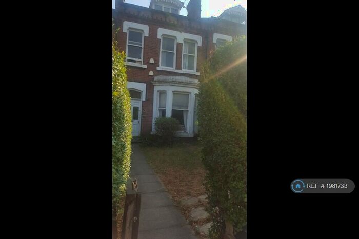 3 Bedroom Maisonette To Rent In Clarendon Road, Leeds, LS2
