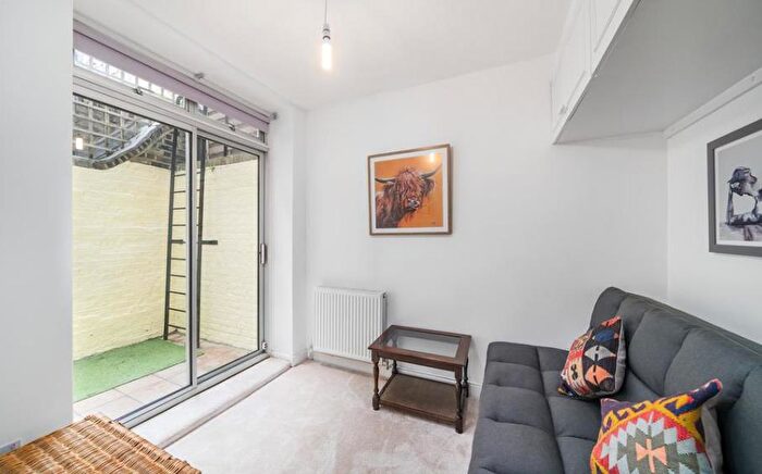 2 Bedroom Apartment To Rent In Palgrave Gardens, Marylebone, London, NW1