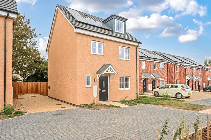 4 Bedroom Detached House For Sale In Trinity Fields, PE6