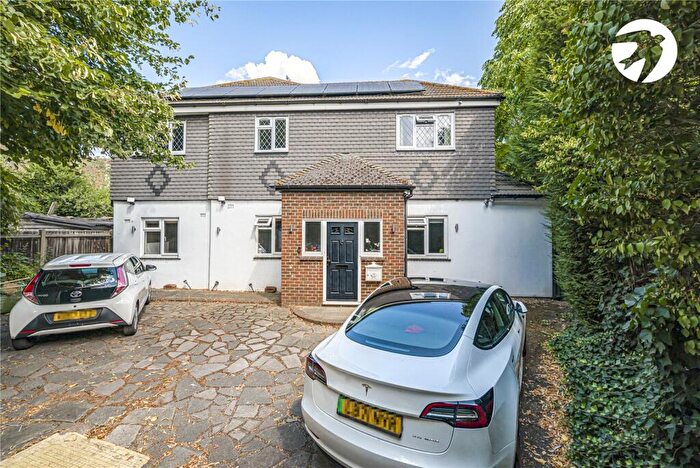 4 Bedroom Detached House For Sale In Lower Road, Hextable, Kent, BR8