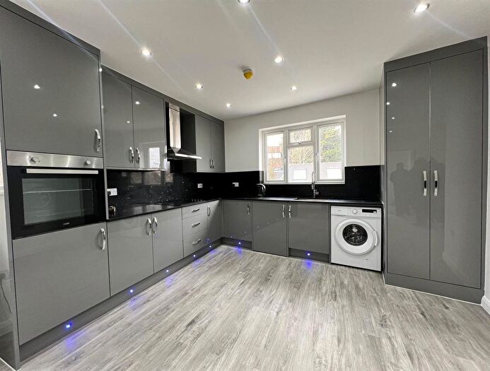 3 Bedroom Maisonette To Rent In Oldfield Lane South, Greenford, UB6