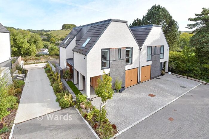 4 Bedroom Semi-Detached House For Sale In St. Mary's Rise, Lydden, Dover, Kent, CT15