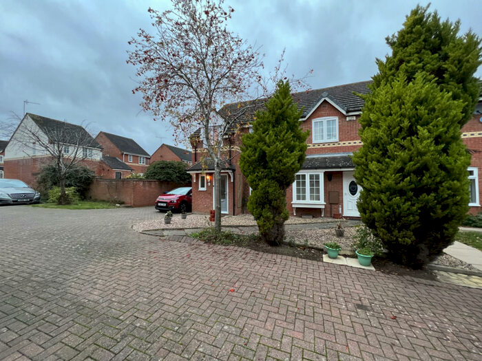 2 Bedroom Terraced House For Sale In Lyndale Close, Whoberley, Coventry