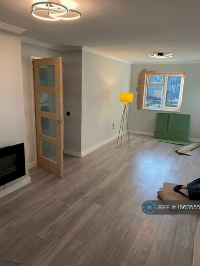 3 Bedroom Terraced House To Rent In Weetman Gardens, Nottingham, NG5