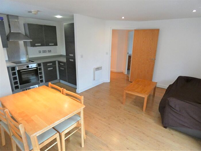 2 Bedroom Flat To Rent In Garway Court, Matilda Gardens, London, E3