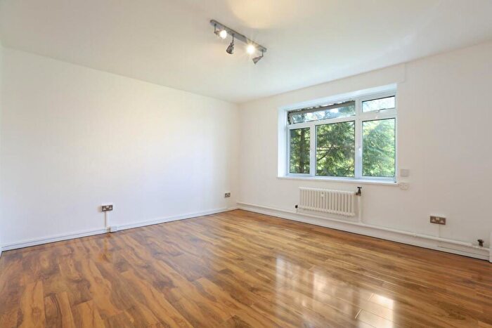 3 Bedroom Flat For Sale In Sydenham Hill, London, SE23