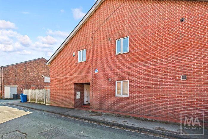 2 Bedroom Flat To Rent In Thelwall Lane, Latchford, Warrington, Cheshire, WA4