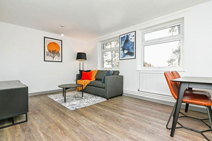 2 Bedroom Apartment To Rent In Pearson Square Doctor's Block, IP3