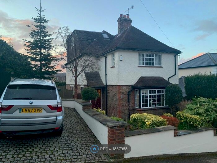 5 Bedroom Detached House To Rent In Upper Bridge Road, Redhill, RH1