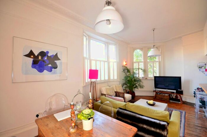 1 Bedroom Flat To Rent In Rochester Road, Camden, London, NW1