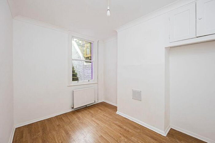 2 Bedroom Terraced House For Sale In Park Road Terrace, Hanover, Brighton, BN2 - Photo 6