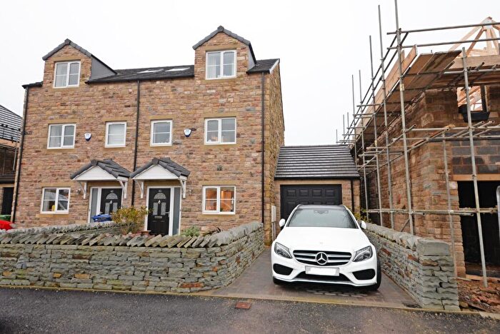 3 Bedroom Semi-Detached House To Rent In Hepworth Way, Skipton, BD23