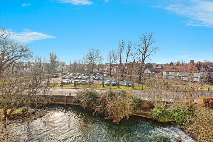2 Bedroom Apartment For Sale In Deans Mill Court, Canterbury, CT1