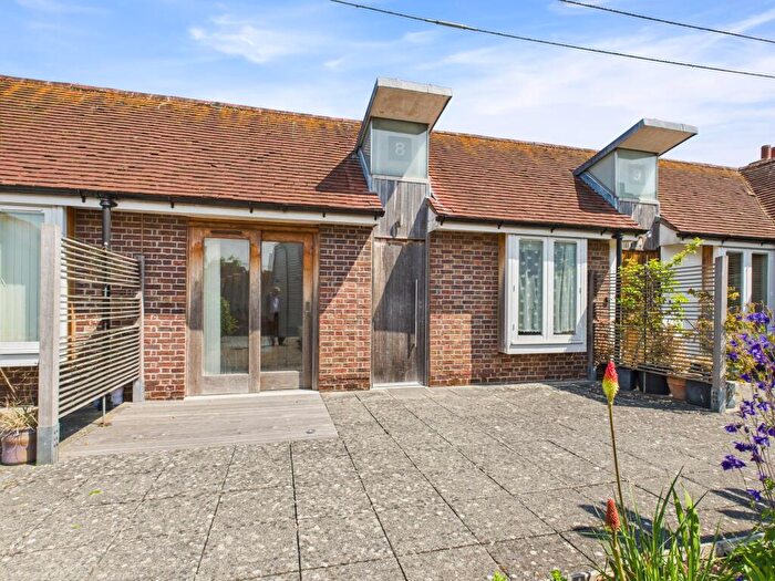 2 Bedroom Flat For Sale In Iron Bar Lane, Canterbury, CT1