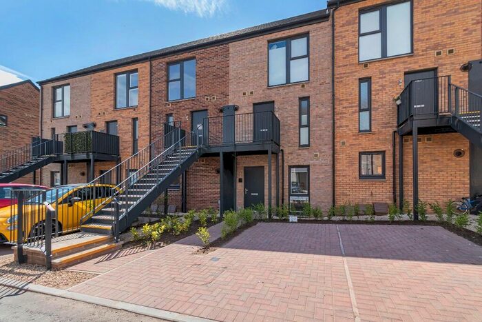 2 Bedroom Flat To Rent In Cunningham Square, Portobello, Edinburgh, EH15