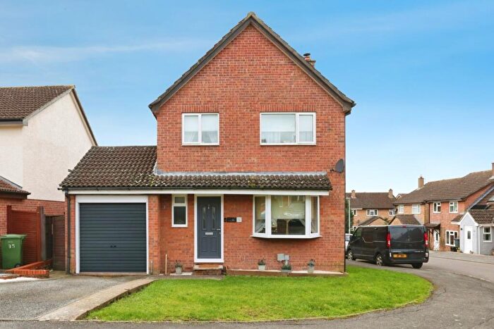 4 Bedroom Detached House For Sale In Westerham Walk, Calne, SN11