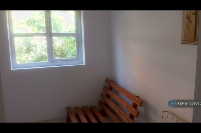 1 Bedroom Flat To Rent In Woodchurch Lane, Birkenhead, CH42