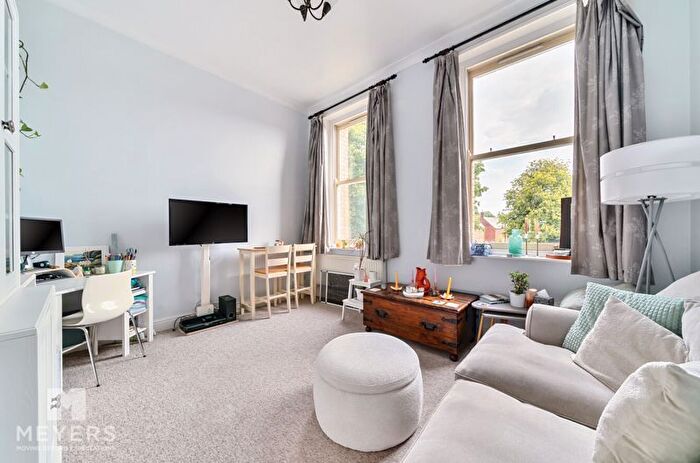 1 Bedroom Flat For Sale In Greenwood House, Charlton Down, DT2