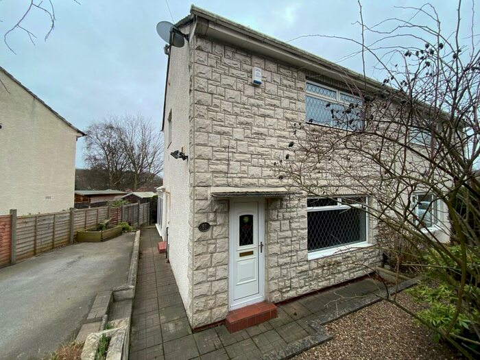 2 Bedroom House To Rent In Woodnook Drive, Leeds, LS16