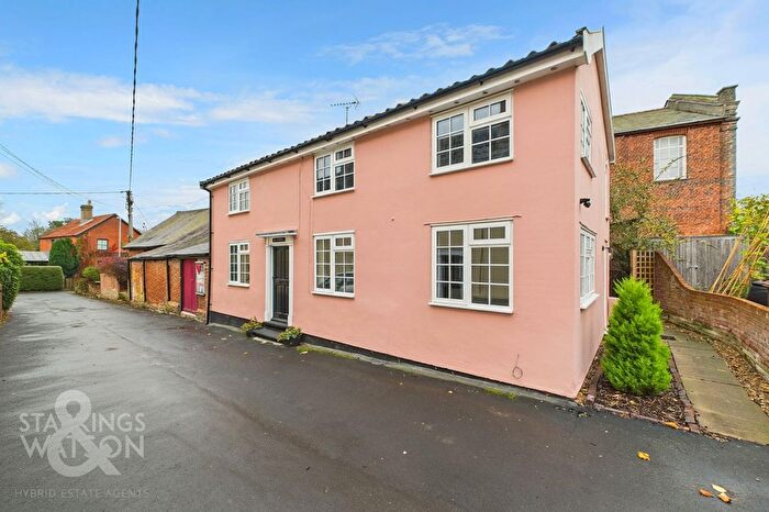 4 Bedroom Link Detached House For Sale In Dove Lane, Eye, IP23