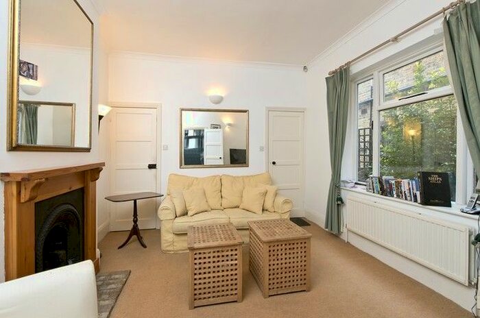 2 Bedroom Flat To Rent In Colwith Road, Hammersmith, London, W6