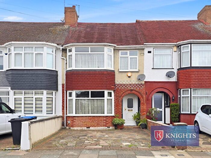 3 Bedroom House For Sale In Bexley Gardens, London, N9