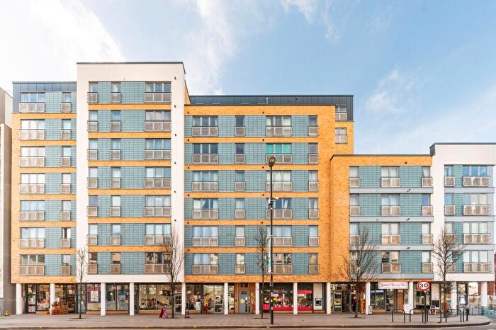 2 Bedroom Flat For Sale In Gary Court, Croydon, CR0