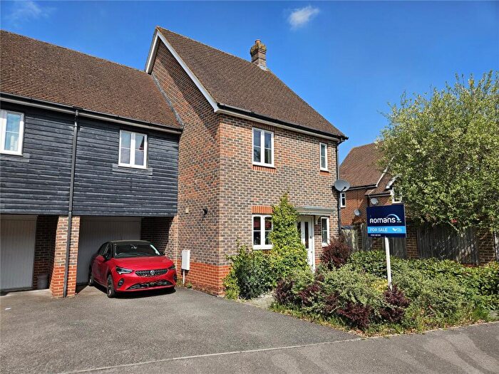 3 Bedroom Semi-Detached House For Sale In Tithing Road, Fleet, GU51